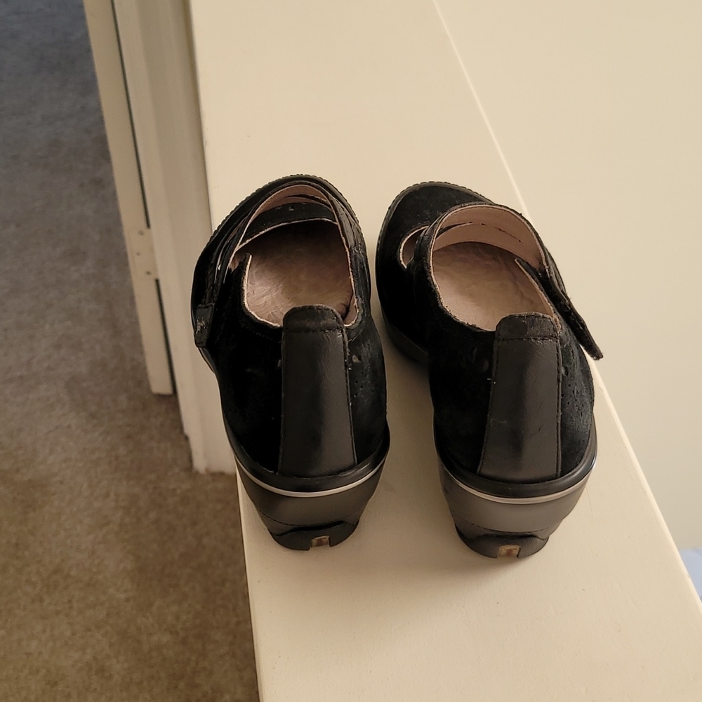 JAMBU Black suede Mary janes Supper cute.